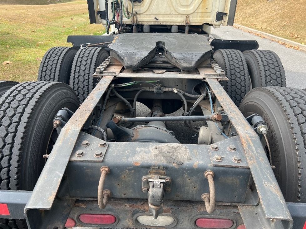 Day Cab Tractor-Heavy Duty Tractors-Freightliner-2018-Cascadia 12564ST-Montgomery-NY-314,467\n\t\tmiles-$ 43,500 - Image 6