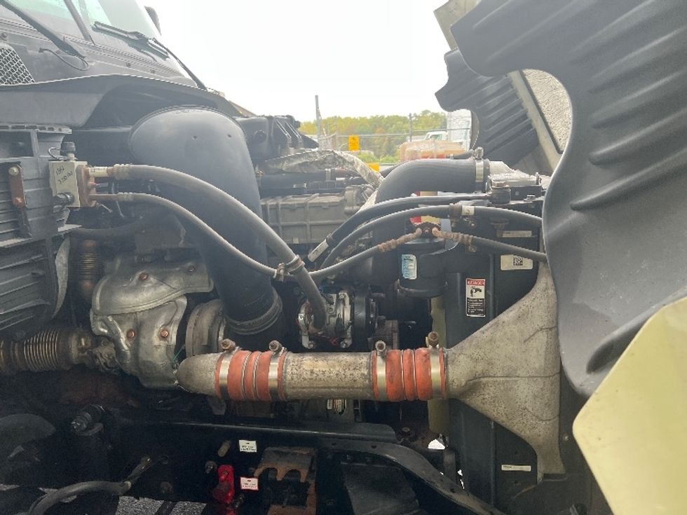 Day Cab Tractor-Heavy Duty Tractors-Freightliner-2018-Cascadia 12564ST-Montgomery-NY-349,490\n\t\tmiles-$ 41,750 - Image 15