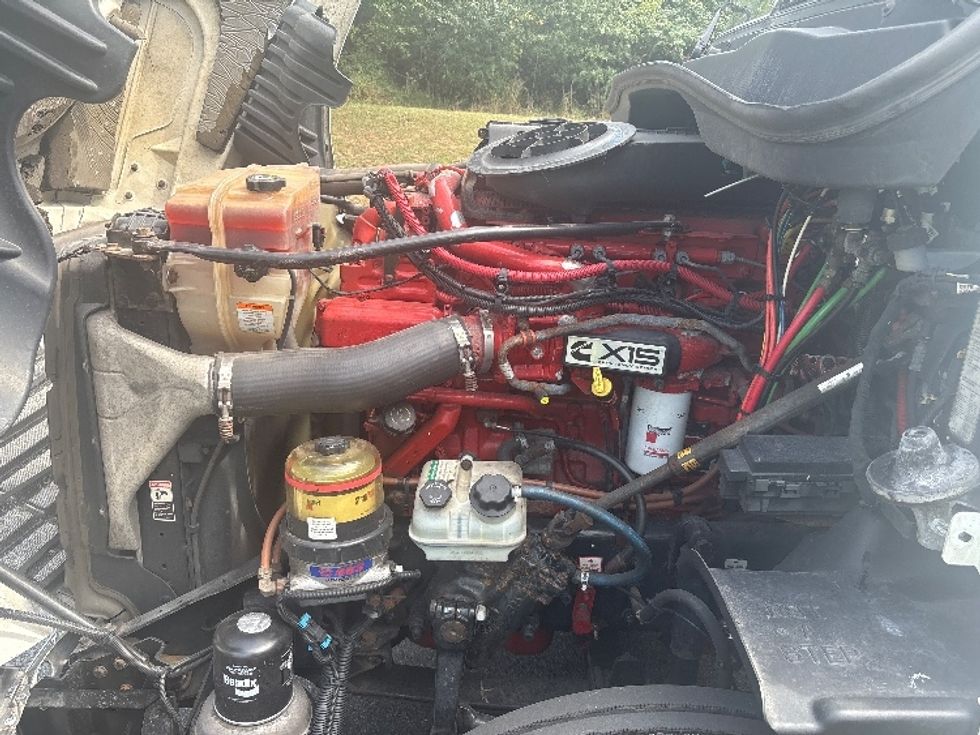 Day Cab Tractor-Heavy Duty Tractors-Freightliner-2018-Cascadia 12564ST-Montgomery-NY-382,319\n\t\tmiles-$ 34,000 - Image 16