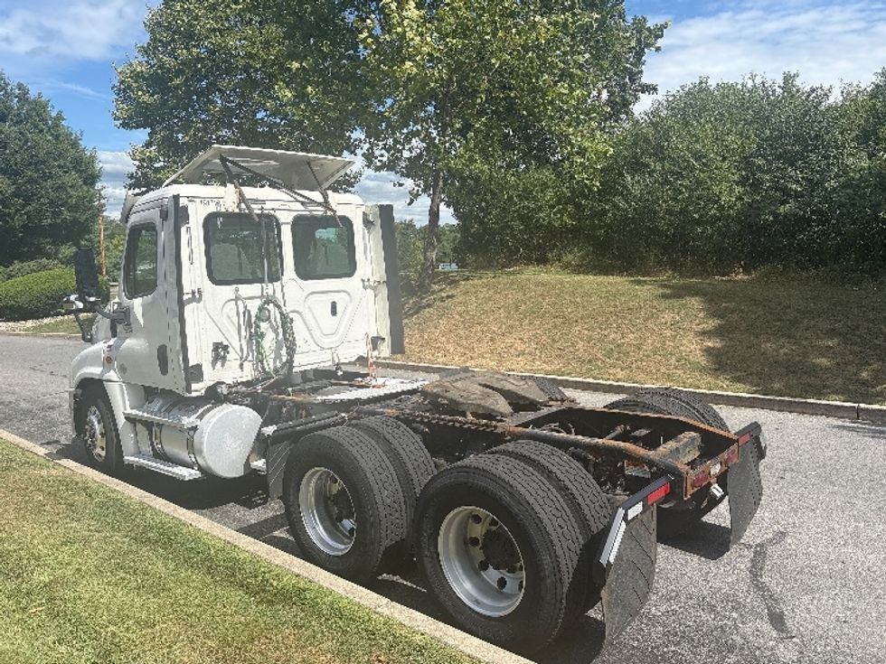 Day Cab Tractor-Heavy Duty Tractors-Freightliner-2018-Cascadia 12564ST-Montgomery-NY-382,319\n\t\tmiles-$ 34,000 - Image 5