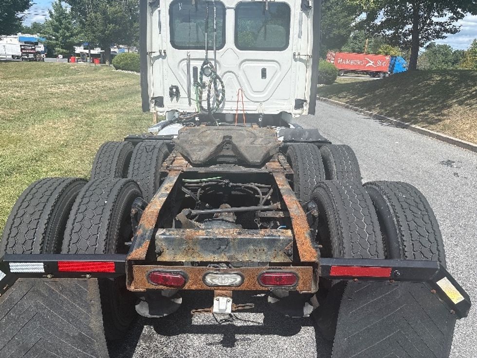Day Cab Tractor-Heavy Duty Tractors-Freightliner-2018-Cascadia 12564ST-Montgomery-NY-382,319\n\t\tmiles-$ 34,000 - Image 6