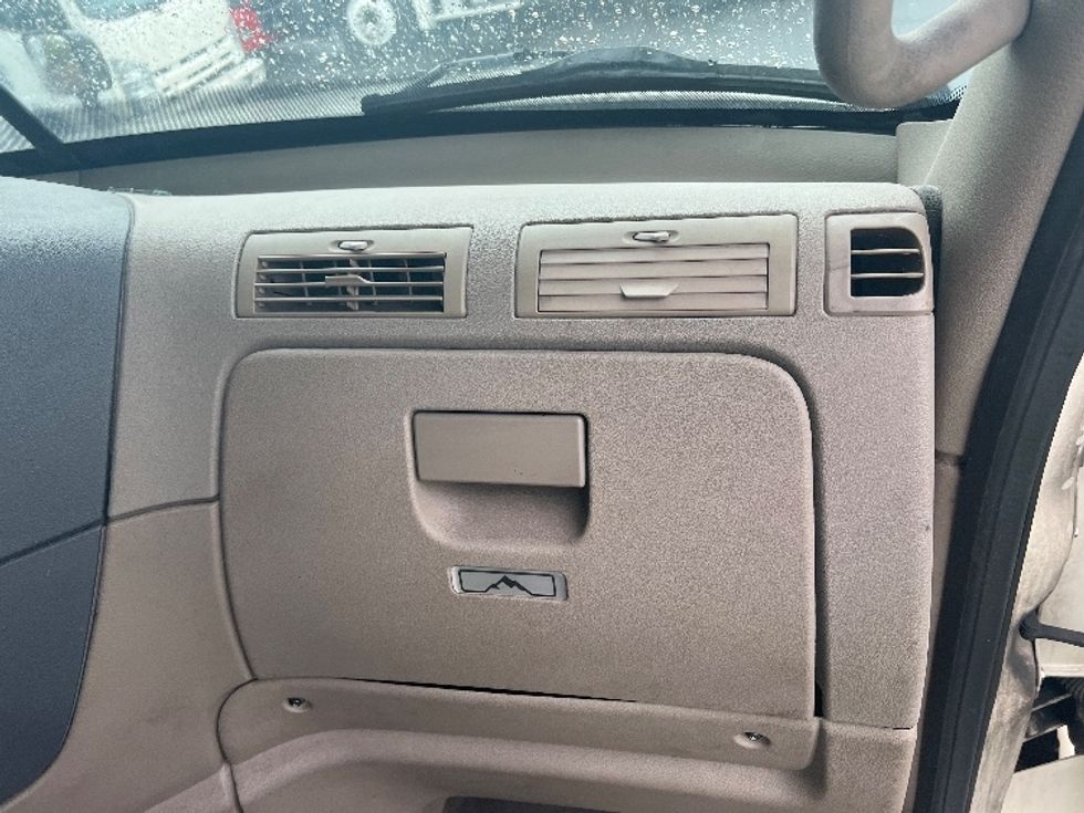 Day Cab Tractor-Heavy Duty Tractors-Freightliner-2018-Cascadia 12564ST-Montgomery-NY-434,303\n\t\tmiles-$ 38,750 - Image 13