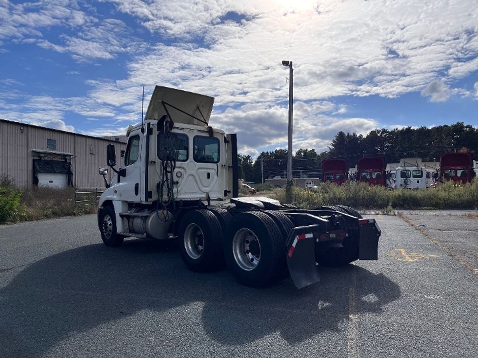 Day Cab Tractor-Heavy Duty Tractors-Freightliner-2018-Cascadia 12564ST-Montgomery-NY-434,303\n\t\tmiles-$ 38,750 - Image 5