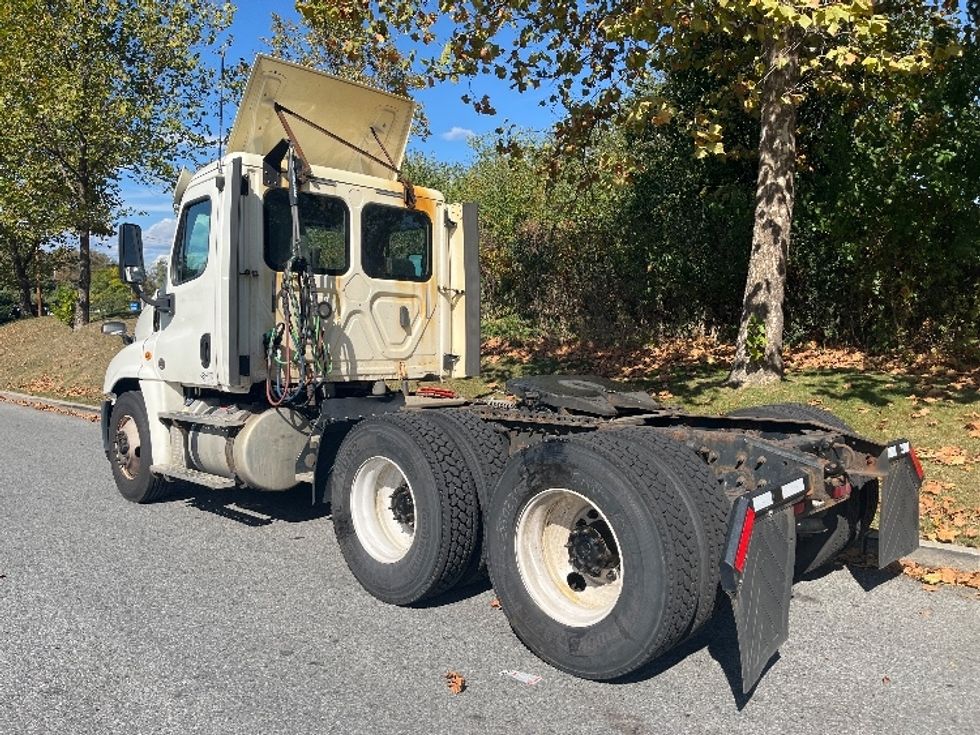 Day Cab Tractor-Heavy Duty Tractors-Freightliner-2018-Cascadia 12564ST-Montgomery-NY-445,015\n\t\tmiles-$ 37,000 - Image 5