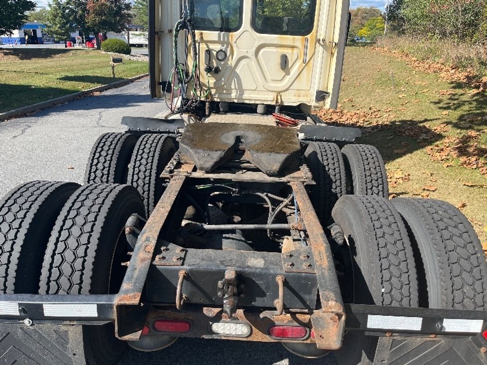 Day Cab Tractor-Heavy Duty Tractors-Freightliner-2018-Cascadia 12564ST-Montgomery-NY-445,015\n\t\tmiles-$ 37,000 - Image 6