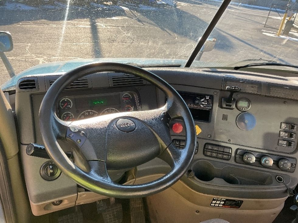 Day Cab Tractor-Heavy Duty Tractors-Freightliner-2018-Cascadia 12564ST-Montgomery-NY-452,470\n\t\tmiles-$ 32,500 - Image 11