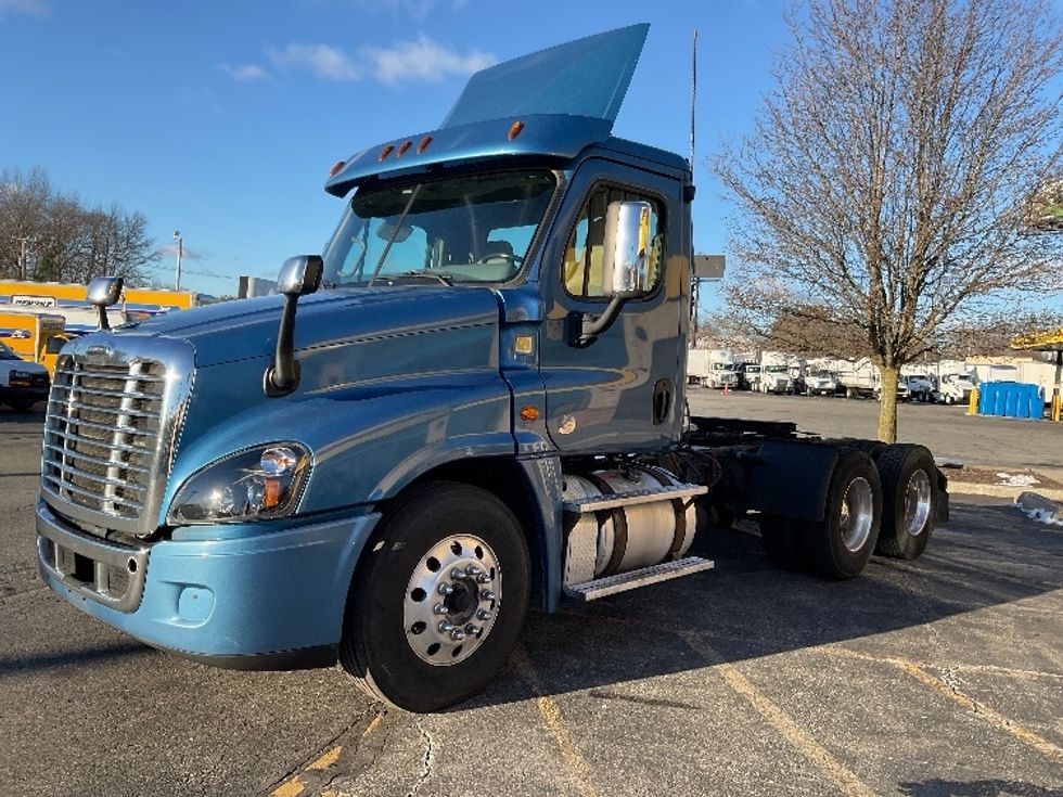 Day Cab Tractor-Heavy Duty Tractors-Freightliner-2018-Cascadia 12564ST-Montgomery-NY-452,470\n\t\tmiles-$ 32,500 - Image 3
