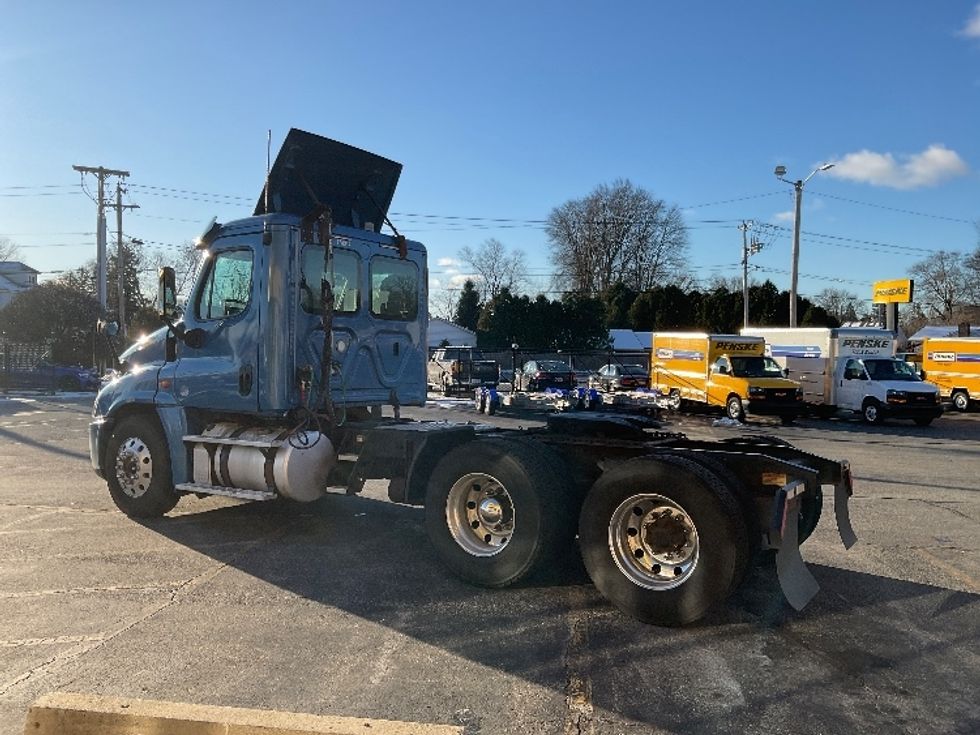 Day Cab Tractor-Heavy Duty Tractors-Freightliner-2018-Cascadia 12564ST-Montgomery-NY-452,470\n\t\tmiles-$ 32,500 - Image 5