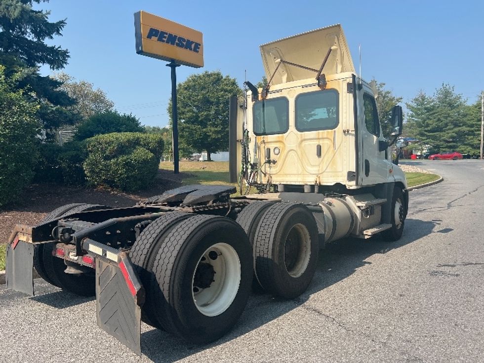 Day Cab Tractor-Heavy Duty Tractors-Freightliner-2018-Cascadia 12564ST-Montgomery-NY-467,224\n\t\tmiles-$ 36,000 - Image 7