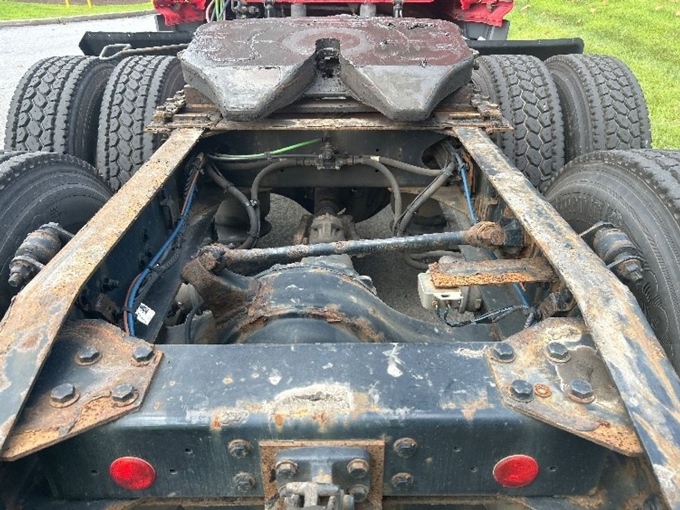 Day Cab Tractor-Heavy Duty Tractors-Freightliner-2018-Cascadia 12564ST-Montgomery-NY-586,087\n\t\tmiles-$ 27,250 - Image 6