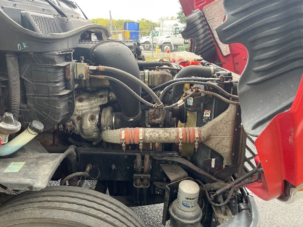 Day Cab Tractor-Heavy Duty Tractors-Freightliner-2018-Cascadia 12564ST-Montgomery-NY-615,036\n\t\tmiles-$ 26,500 - Image 15