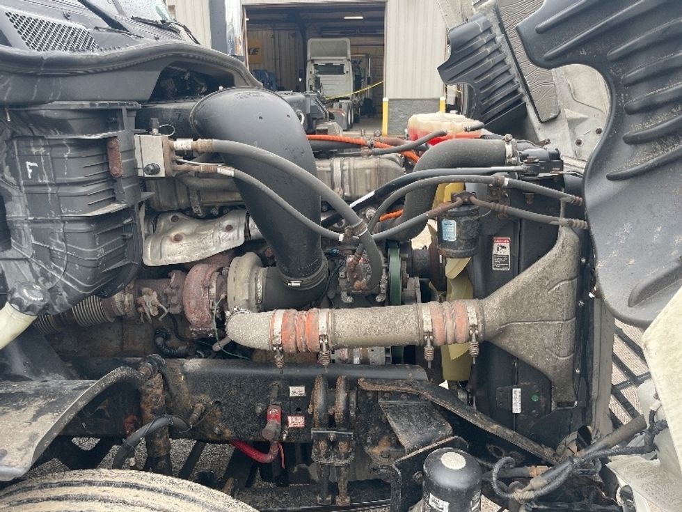 Day Cab Tractor-Heavy Duty Tractors-Freightliner-2018-Cascadia 12564ST-Morgantown-WV-357,636\n\t\tmiles-$ 39,750 - Image 15