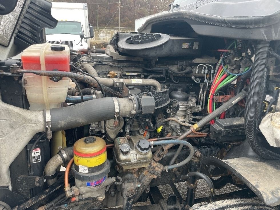 Day Cab Tractor-Heavy Duty Tractors-Freightliner-2018-Cascadia 12564ST-Morgantown-WV-357,636\n\t\tmiles-$ 39,750 - Image 16