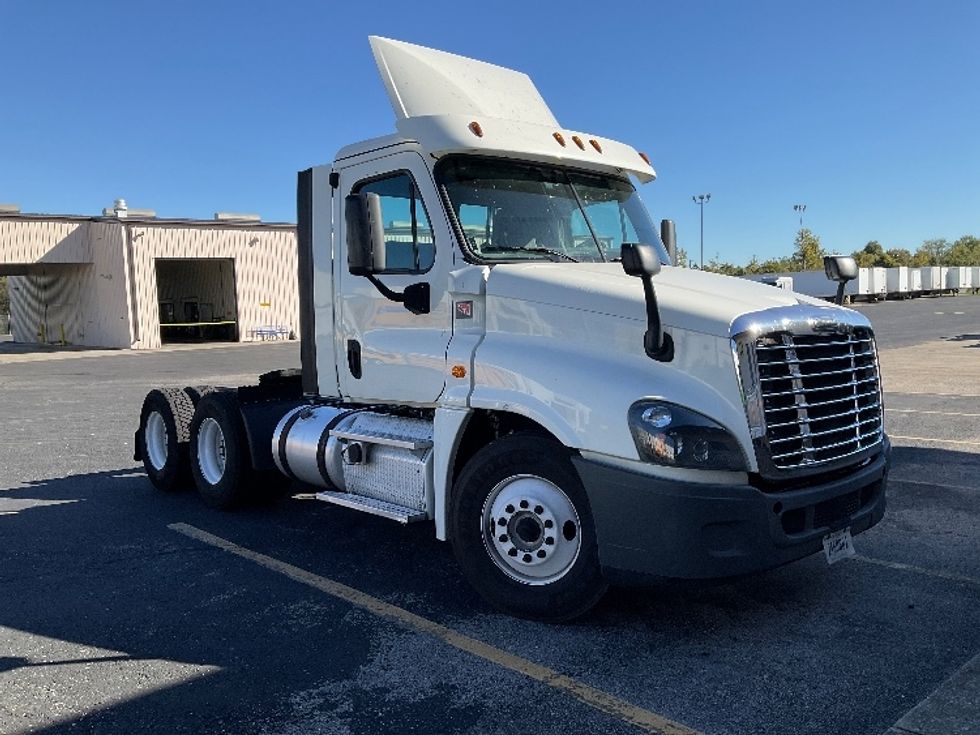 Day Cab Tractor-Heavy Duty Tractors-Freightliner-2018-Cascadia 12564ST-Mount Juliet-TN-729,503\n\t\tmiles-$ 26,500 - Image 1