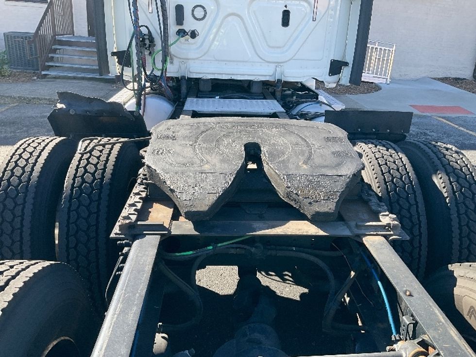 Day Cab Tractor-Heavy Duty Tractors-Freightliner-2018-Cascadia 12564ST-Mount Juliet-TN-729,503\n\t\tmiles-$ 26,500 - Image 14