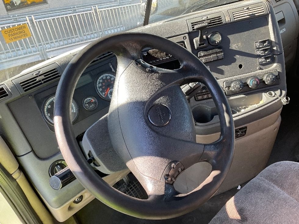 Day Cab Tractor-Heavy Duty Tractors-Freightliner-2018-Cascadia 12564ST-Mount Juliet-TN-729,503\n\t\tmiles-$ 26,500 - Image 8