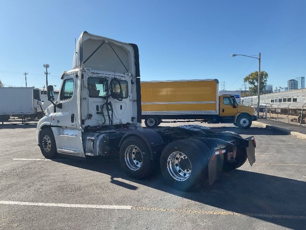 Day Cab Tractor-Heavy Duty Tractors-Freightliner-2018-Cascadia 12564ST-Nashville-TN-250,412\n\t\tmiles-$ 46,500 - Image 5