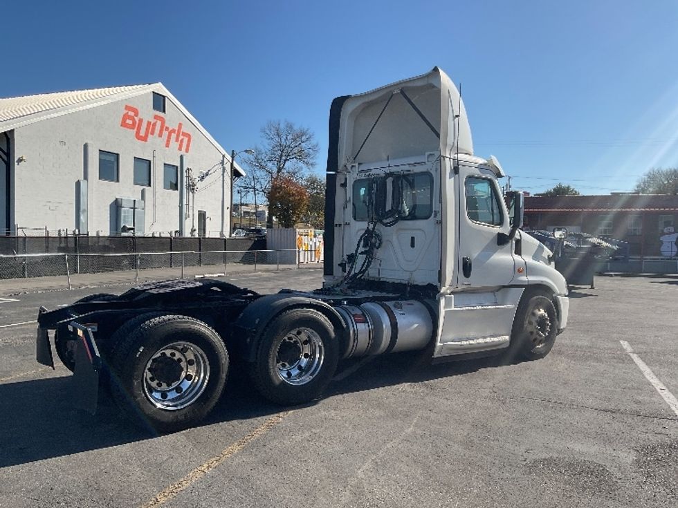 Day Cab Tractor-Heavy Duty Tractors-Freightliner-2018-Cascadia 12564ST-Nashville-TN-250,412\n\t\tmiles-$ 46,500 - Image 7