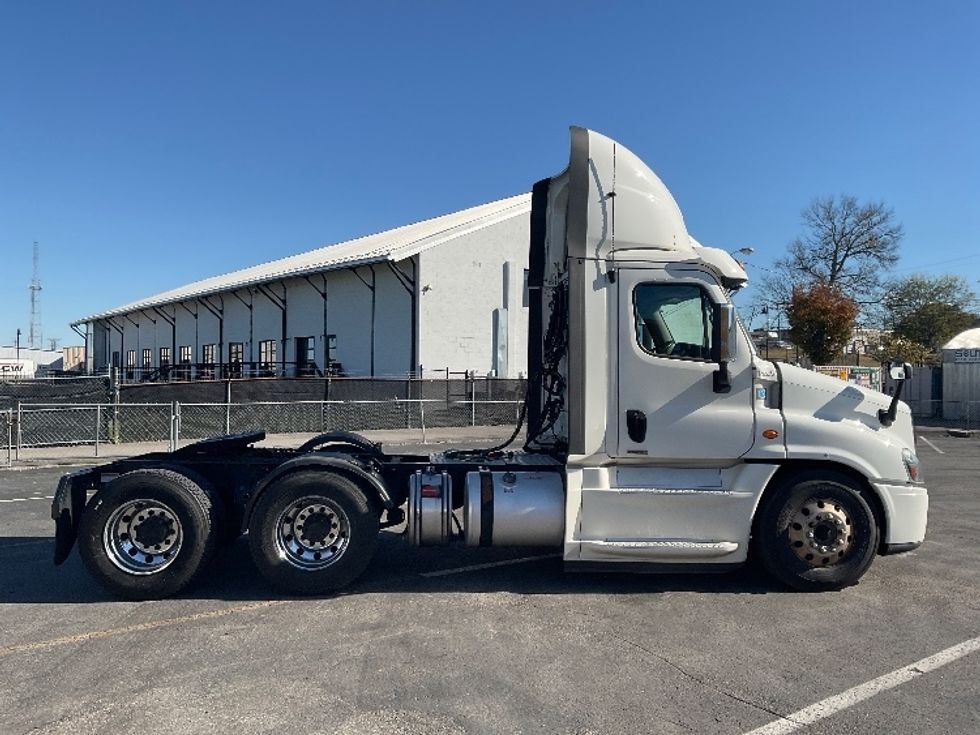 Day Cab Tractor-Heavy Duty Tractors-Freightliner-2018-Cascadia 12564ST-Nashville-TN-250,412\n\t\tmiles-$ 46,500 - Image 8
