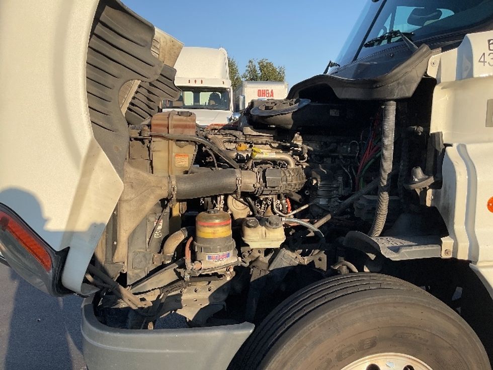 Day Cab Tractor-Heavy Duty Tractors-Freightliner-2018-Cascadia 12564ST-New Castle-DE-398,362\n\t\tmiles-$ 42,250 - Image 16