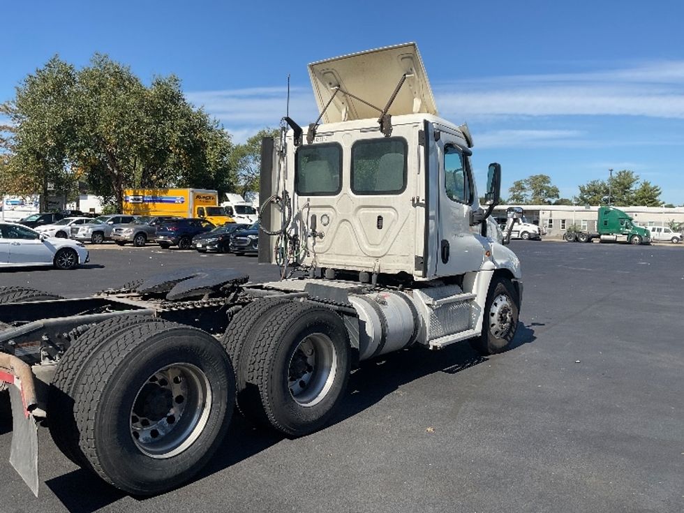 Day Cab Tractor-Heavy Duty Tractors-Freightliner-2018-Cascadia 12564ST-New Castle-DE-439,534\n\t\tmiles-$ 39,250 - Image 7