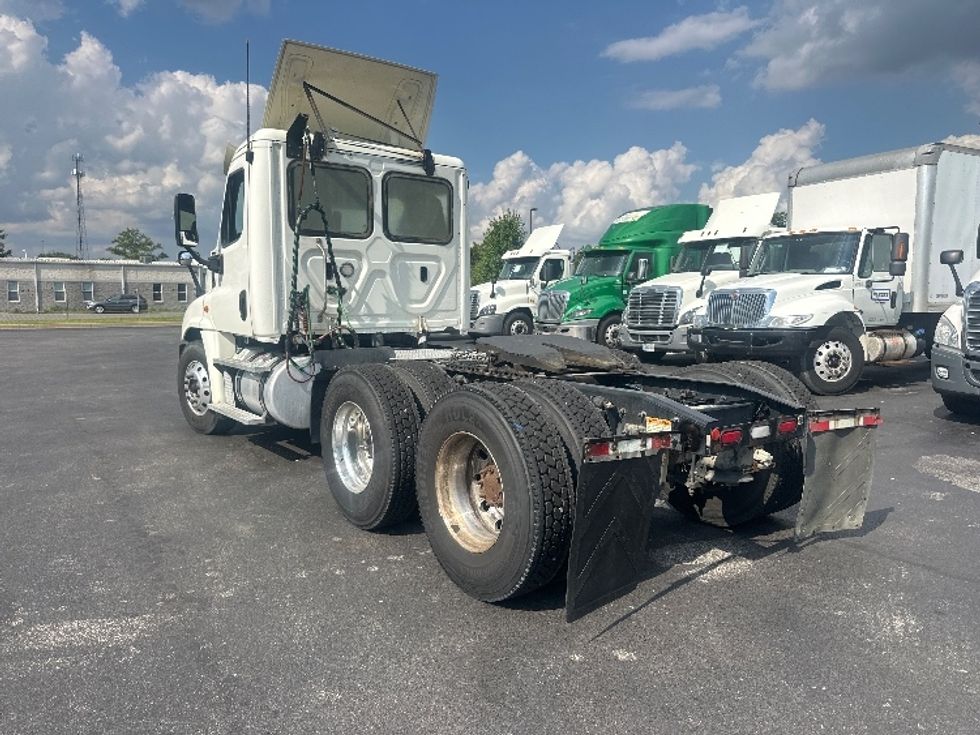 Day Cab Tractor-Heavy Duty Tractors-Freightliner-2018-Cascadia 12564ST-New Castle-DE-527,988\n\t\tmiles-$ 28,000 - Image 5