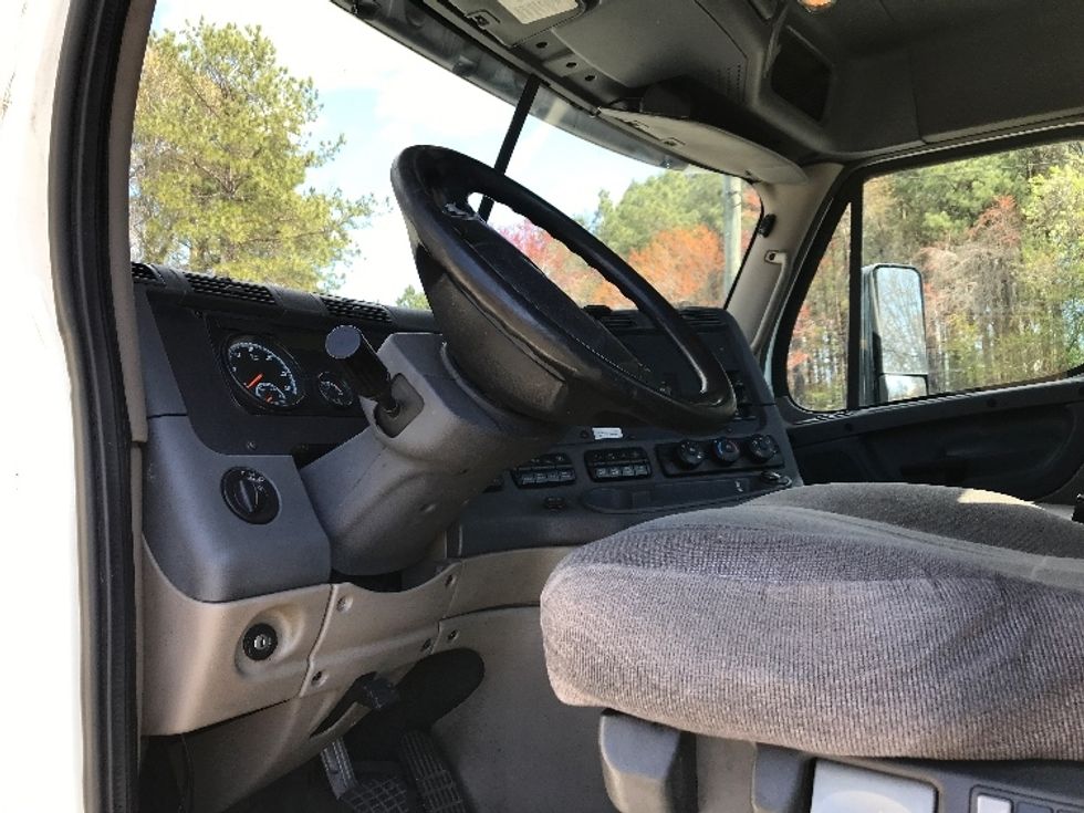 Day Cab Tractor-Heavy Duty Tractors-Freightliner-2018-Cascadia 12564ST-Newport News-VA-417,825\n\t\tmiles-$ 38,500 - Image 10