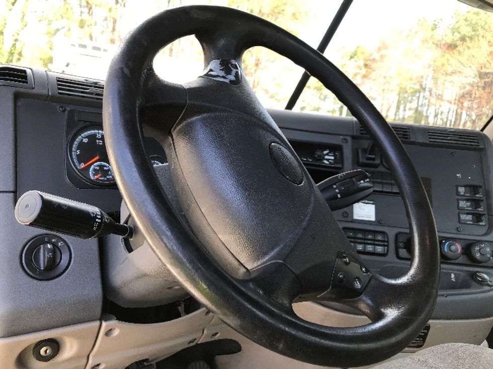 Day Cab Tractor-Heavy Duty Tractors-Freightliner-2018-Cascadia 12564ST-Newport News-VA-417,825\n\t\tmiles-$ 38,500 - Image 11