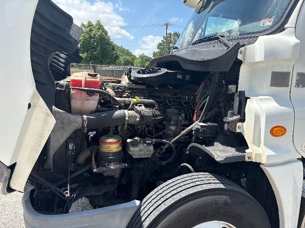 Day Cab Tractor-Heavy Duty Tractors-Freightliner-2018-Cascadia 12564ST-Norfolk-VA-533,998\n\t\tmiles-$ 32,500 - Image 16