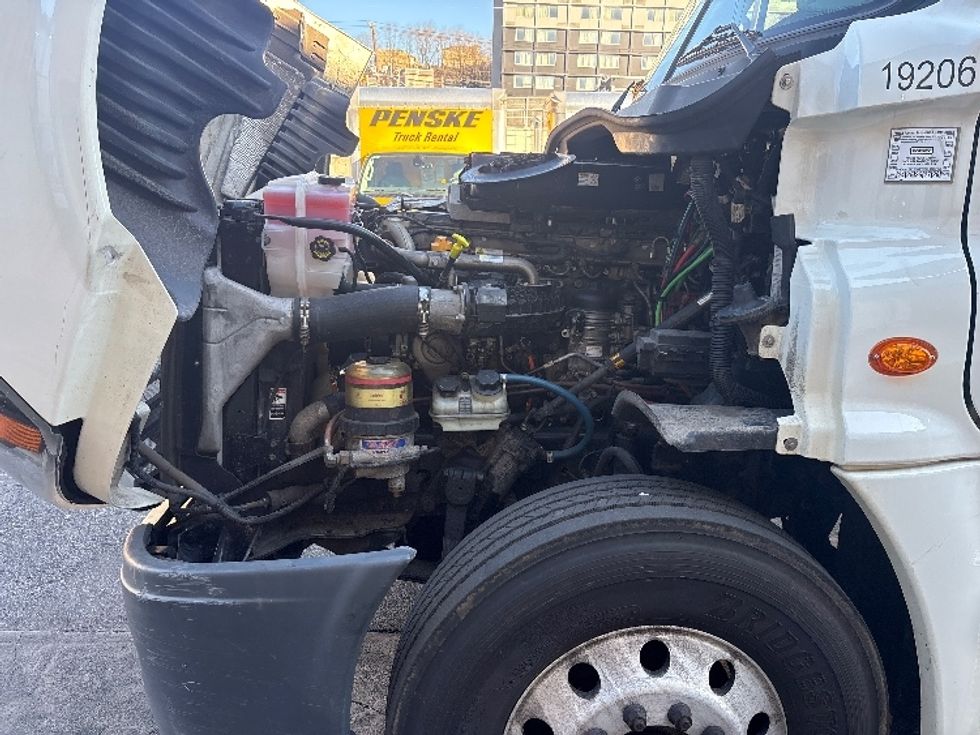 Day Cab Tractor-Heavy Duty Tractors-Freightliner-2018-Cascadia 12564ST-North Bergen-NJ-181,781\n\t\tmiles-$ 47,250 - Image 15