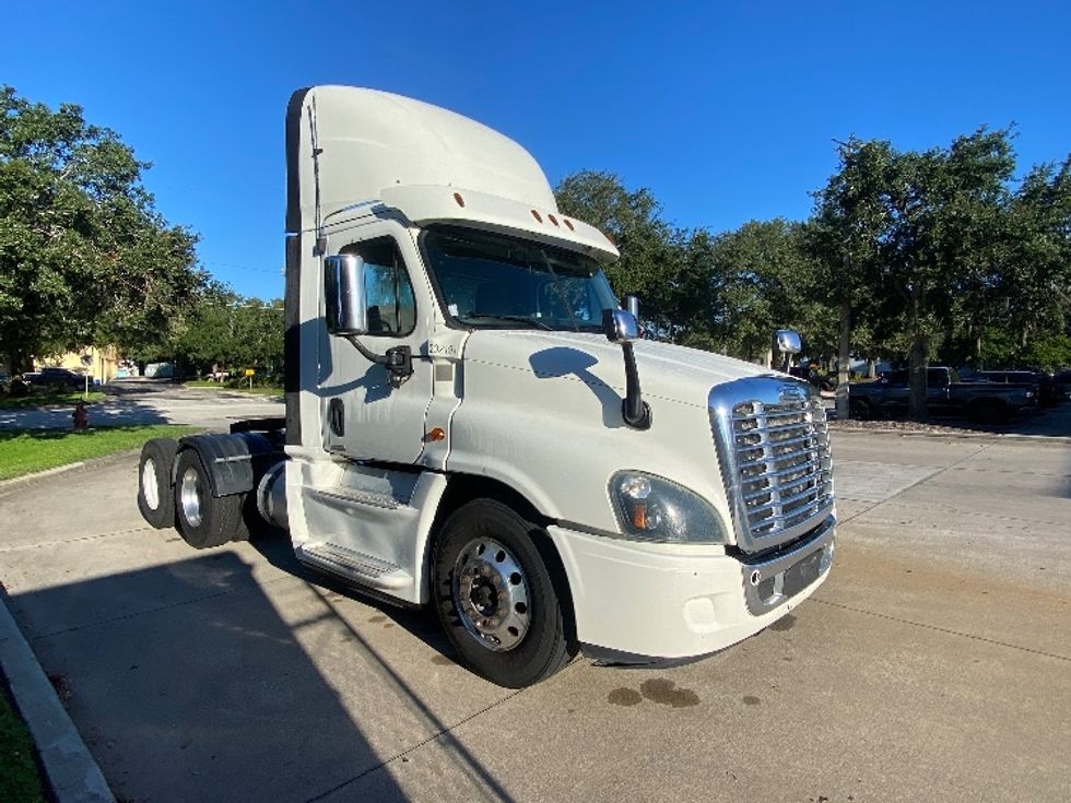 Day Cab Tractor-Heavy Duty Tractors-Freightliner-2018-Cascadia 12564ST-Ocala-FL-610,843\n\t\tmiles-$ 25,500 - Image 1