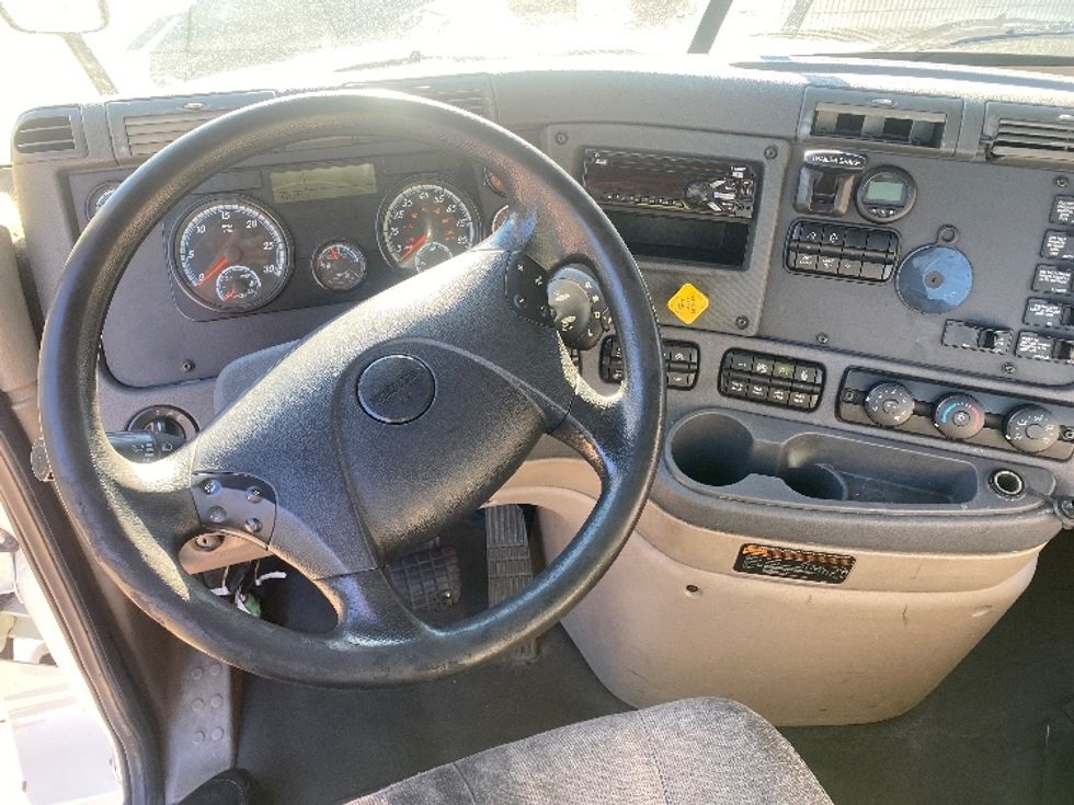 Day Cab Tractor-Heavy Duty Tractors-Freightliner-2018-Cascadia 12564ST-Ocala-FL-610,843\n\t\tmiles-$ 25,500 - Image 11