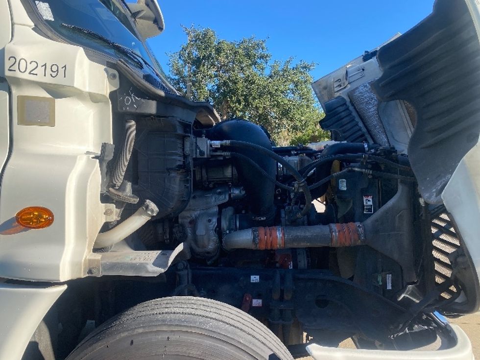 Day Cab Tractor-Heavy Duty Tractors-Freightliner-2018-Cascadia 12564ST-Ocala-FL-610,843\n\t\tmiles-$ 25,500 - Image 15