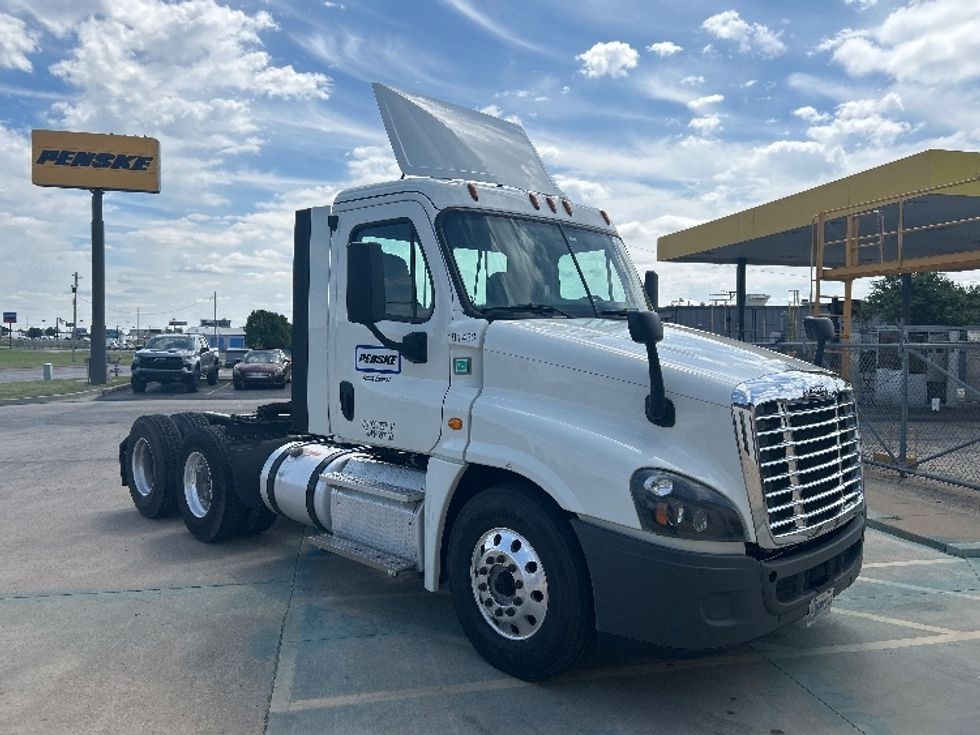 Day Cab Tractor-Heavy Duty Tractors-Freightliner-2018-Cascadia 12564ST-Oklahoma City-OK-330,664\n\t\tmiles-$ 40,500 - Image 1