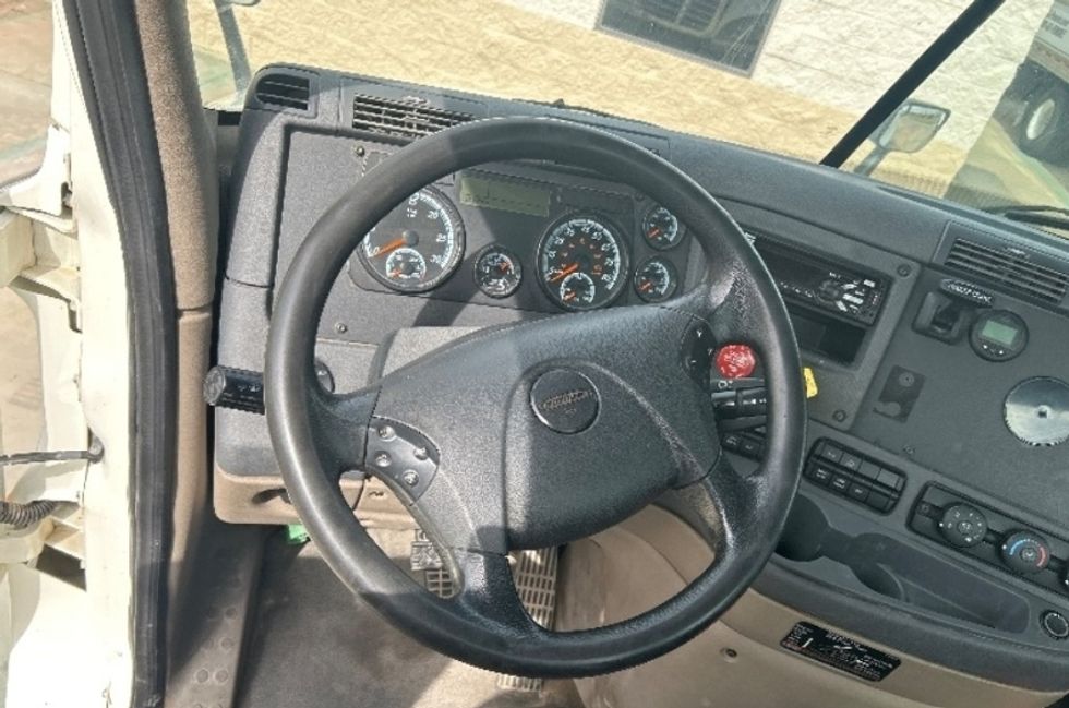 Day Cab Tractor-Heavy Duty Tractors-Freightliner-2018-Cascadia 12564ST-Oklahoma City-OK-330,664\n\t\tmiles-$ 40,500 - Image 11