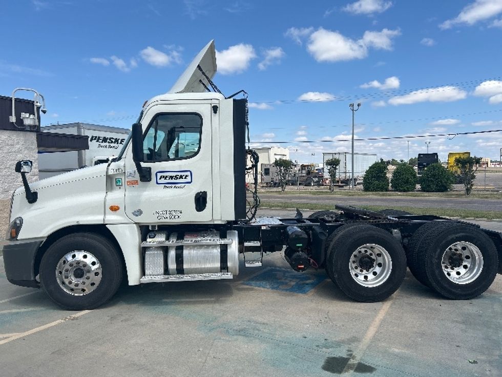 Day Cab Tractor-Heavy Duty Tractors-Freightliner-2018-Cascadia 12564ST-Oklahoma City-OK-330,664\n\t\tmiles-$ 40,500 - Image 4