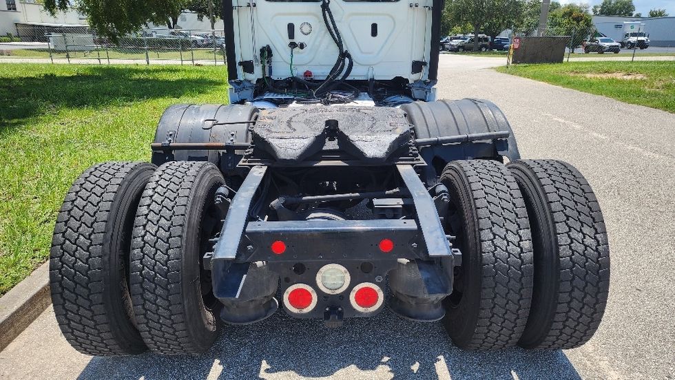 Day Cab Tractor-Heavy Duty Tractors-Freightliner-2018-Cascadia 12564ST-Orlando-FL-621,105\n\t\tmiles-$ 26,750 - Image 6