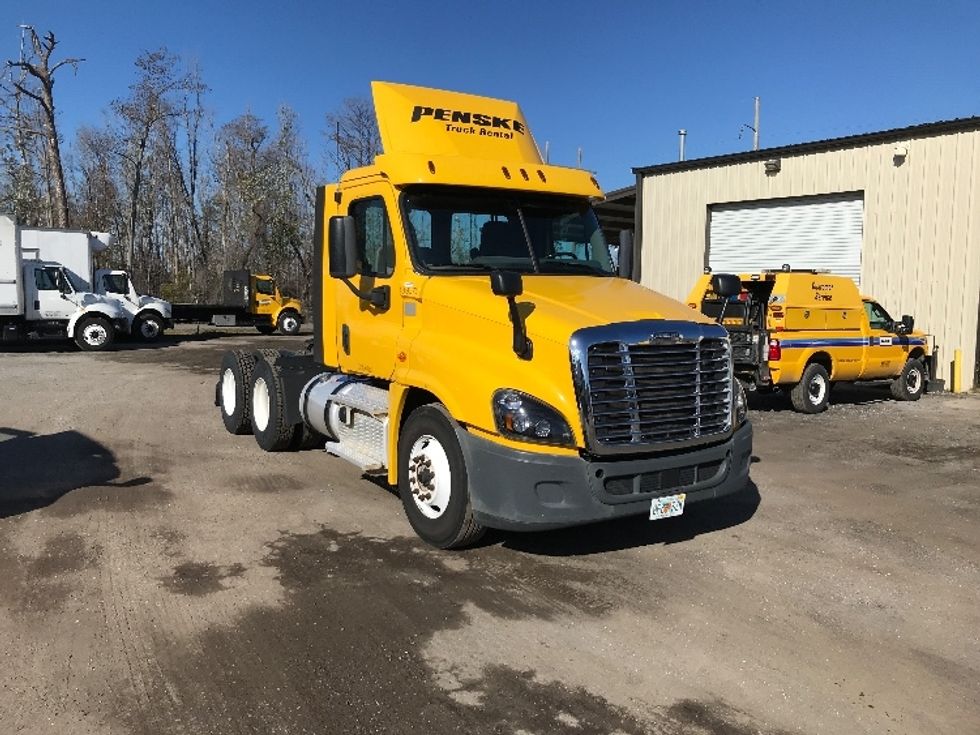 Day Cab Tractor-Heavy Duty Tractors-Freightliner-2018-Cascadia 12564ST-Panama City-FL-208,284\n\t\tmiles-$ 53,250 - Image 1