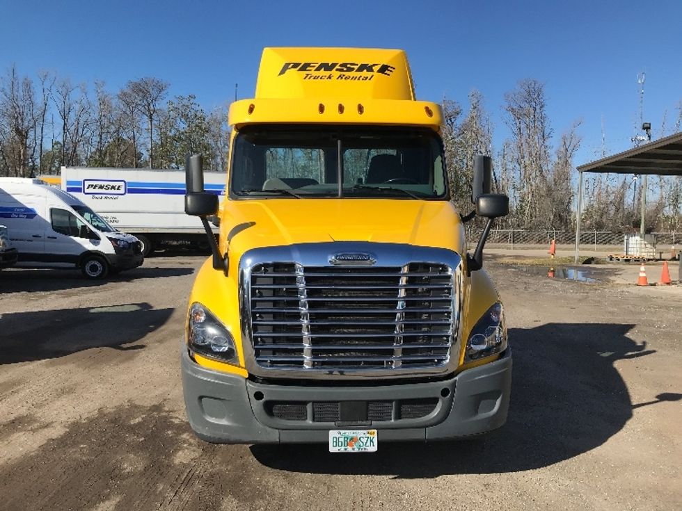 Day Cab Tractor-Heavy Duty Tractors-Freightliner-2018-Cascadia 12564ST-Panama City-FL-208,284\n\t\tmiles-$ 53,250 - Image 2
