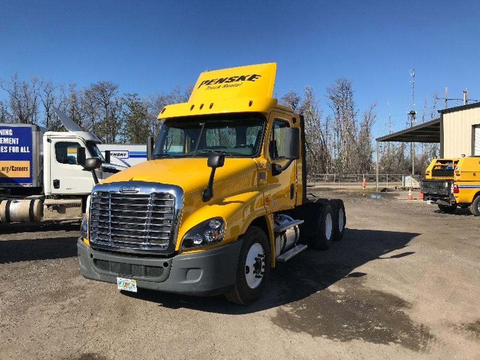 Day Cab Tractor-Heavy Duty Tractors-Freightliner-2018-Cascadia 12564ST-Panama City-FL-208,284\n\t\tmiles-$ 53,250 - Image 3
