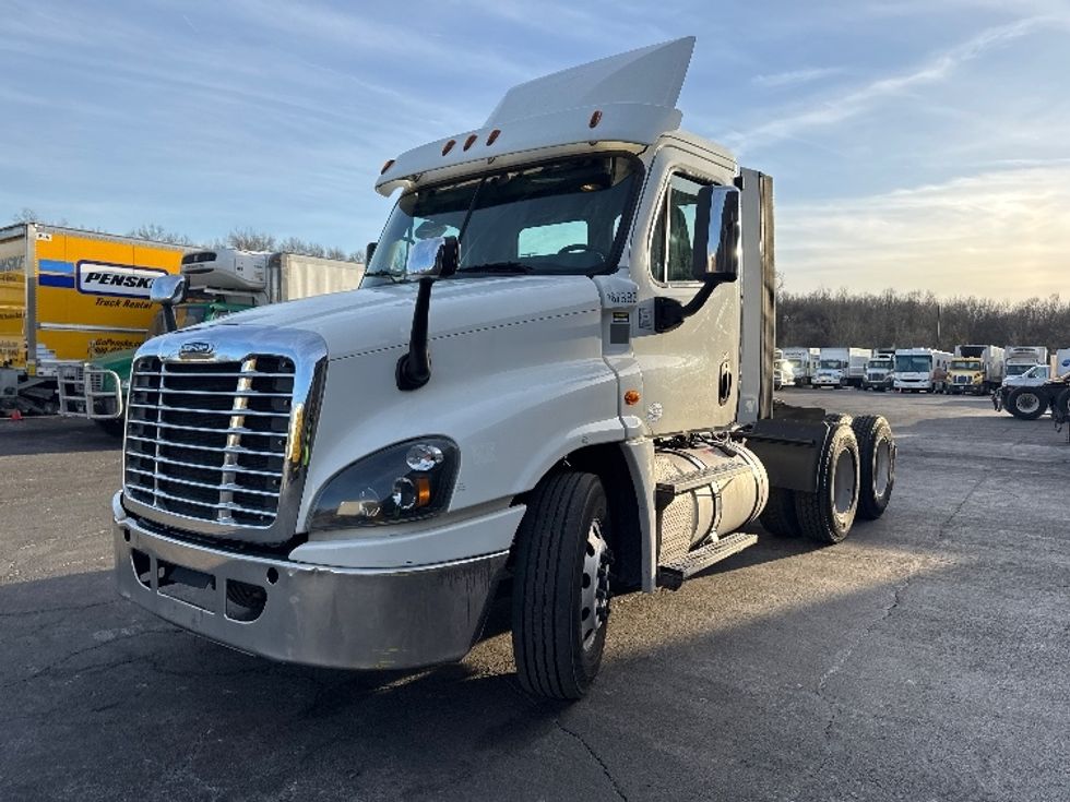 Day Cab Tractor-Heavy Duty Tractors-Freightliner-2018-Cascadia 12564ST-Parsippany-NJ-239,713\n\t\tmiles-$ 50,250 - Image 3