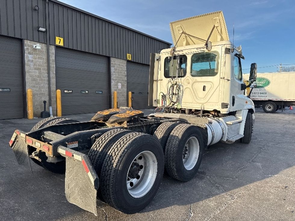 Day Cab Tractor-Heavy Duty Tractors-Freightliner-2018-Cascadia 12564ST-Parsippany-NJ-239,713\n\t\tmiles-$ 50,250 - Image 7