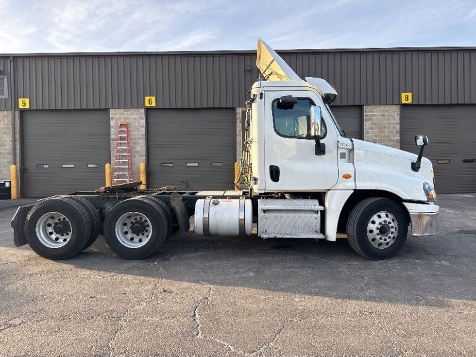 Day Cab Tractor-Heavy Duty Tractors-Freightliner-2018-Cascadia 12564ST-Parsippany-NJ-239,713\n\t\tmiles-$ 50,250 - Image 8