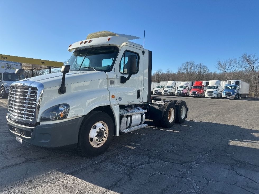 Day Cab Tractor-Heavy Duty Tractors-Freightliner-2018-Cascadia 12564ST-Parsippany-NJ-285,884\n\t\tmiles-$ 41,000 - Image 3