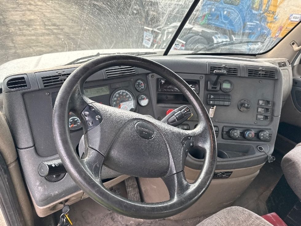 Day Cab Tractor-Heavy Duty Tractors-Freightliner-2018-Cascadia 12564ST-Parsippany-NJ-316,714\n\t\tmiles-$ 43,000 - Image 10