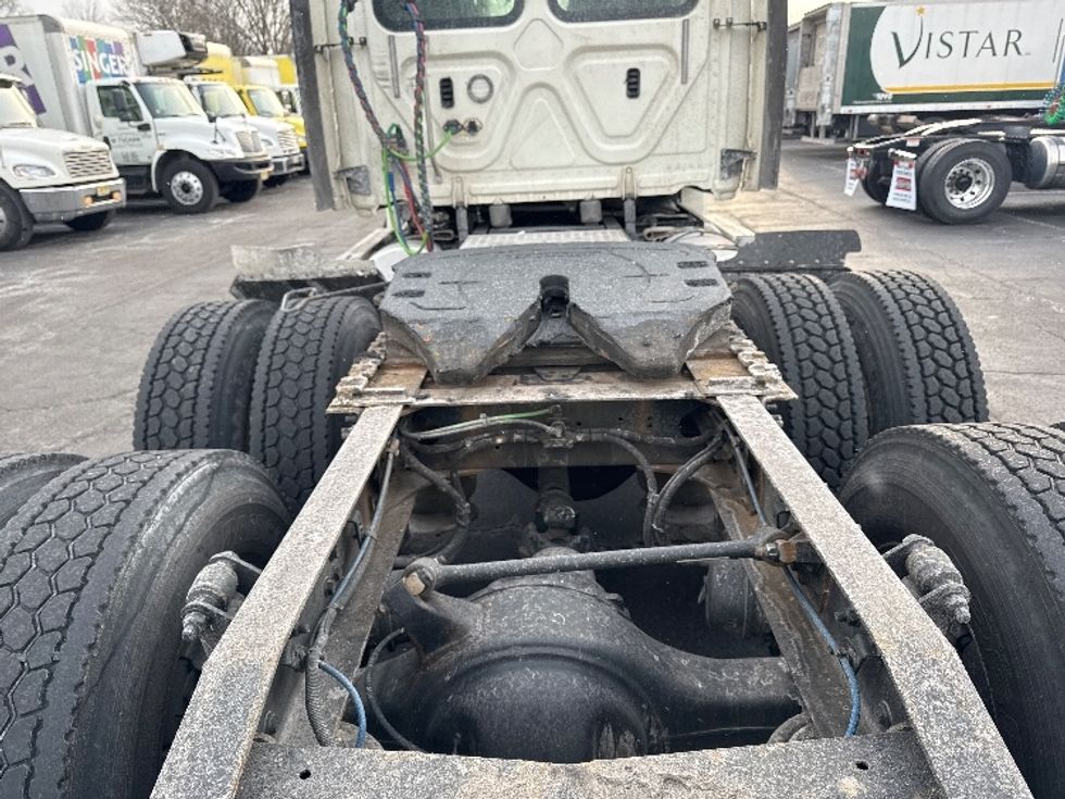 Day Cab Tractor-Heavy Duty Tractors-Freightliner-2018-Cascadia 12564ST-Parsippany-NJ-316,714\n\t\tmiles-$ 43,000 - Image 6