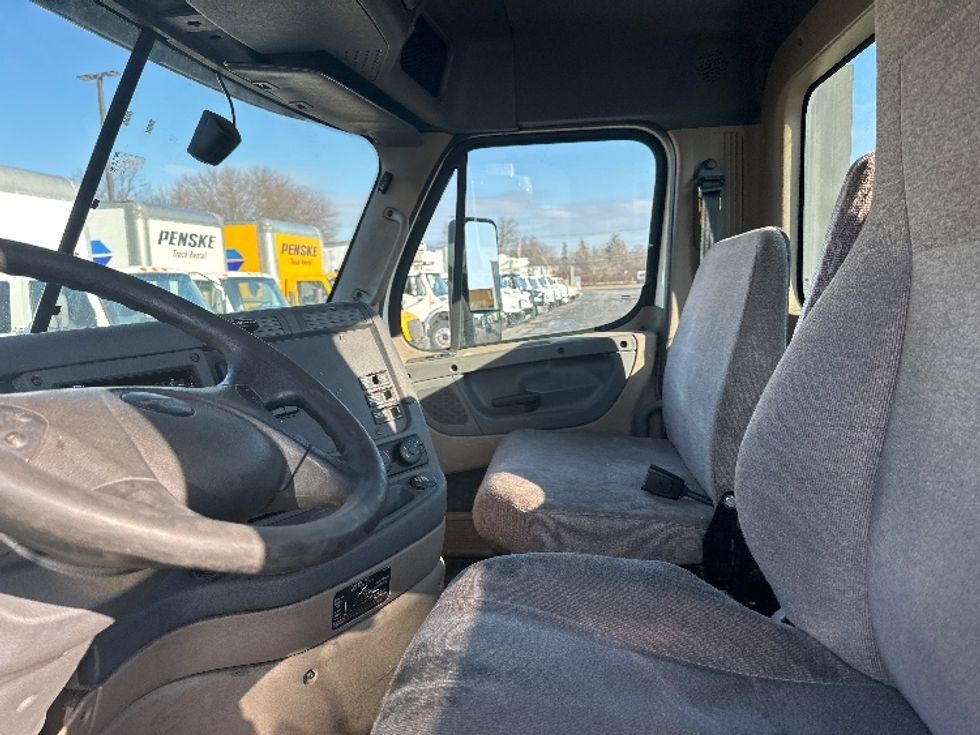 Day Cab Tractor-Heavy Duty Tractors-Freightliner-2018-Cascadia 12564ST-Parsippany-NJ-325,973\n\t\tmiles-$ 44,250 - Image 10
