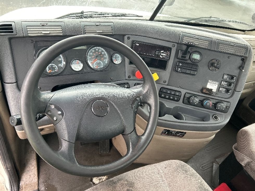 Day Cab Tractor-Heavy Duty Tractors-Freightliner-2018-Cascadia 12564ST-Parsippany-NJ-343,629\n\t\tmiles-$ 41,500 - Image 11