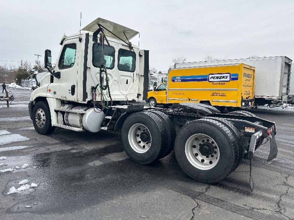 Day Cab Tractor-Heavy Duty Tractors-Freightliner-2018-Cascadia 12564ST-Parsippany-NJ-343,629\n\t\tmiles-$ 41,500 - Image 5