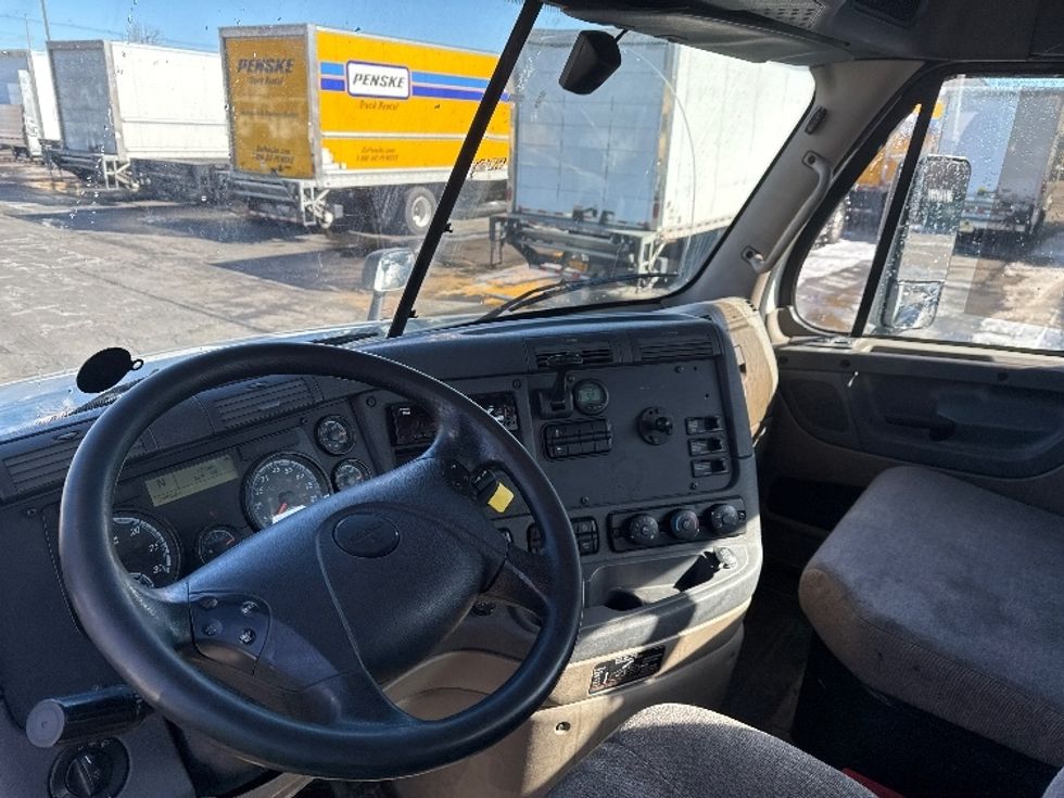 Day Cab Tractor-Heavy Duty Tractors-Freightliner-2018-Cascadia 12564ST-Parsippany-NJ-346,055\n\t\tmiles-$ 41,500 - Image 10